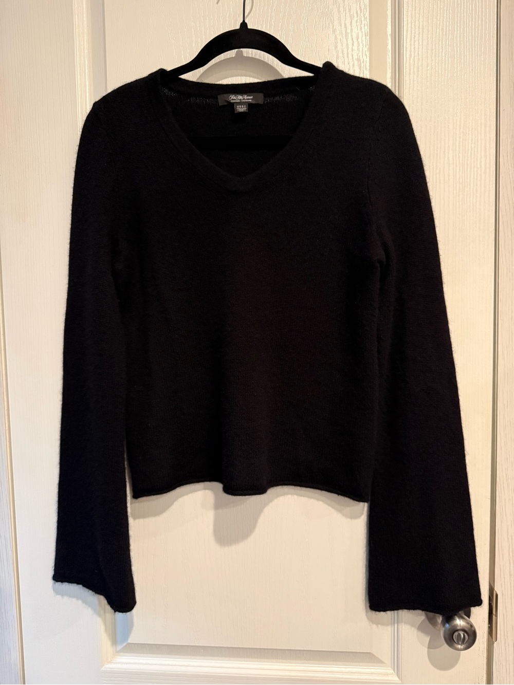 Saks Fifth Avenue Black Cashmere Long Sleeve Sweater